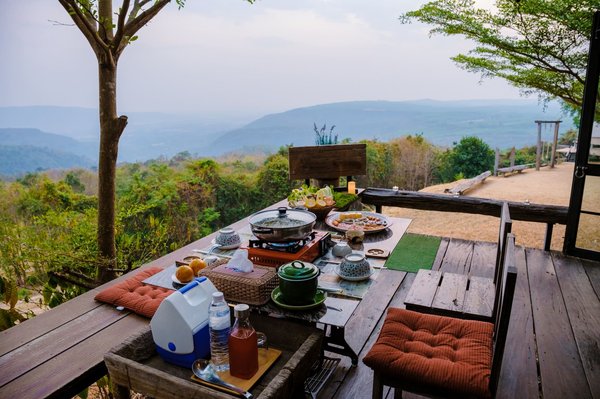 Découvrez les spécialités de la ville pendant le camping à Puy du Fou.
